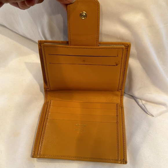 Celine Compact Kiss-Lock  Wallet light Cognac edging with Brown. 4 1/2”x 3 1/2” - Picture 4 of 15
